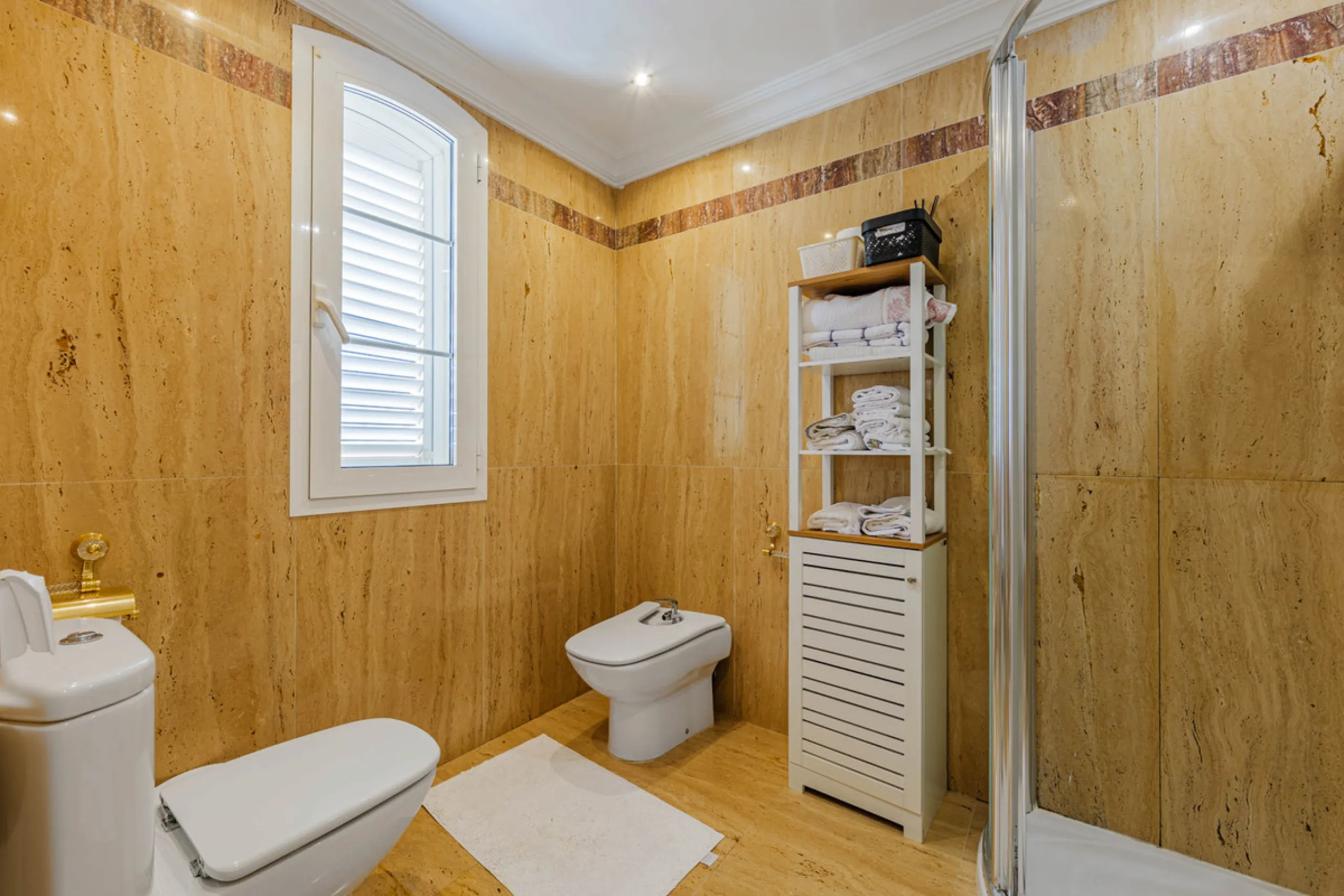 House - Detached Villa в продаже в Málaga, Málaga. В доме 8 спален и 5 ванных комнат. Площадь дома 685 м². Площадь участка 1250 м²