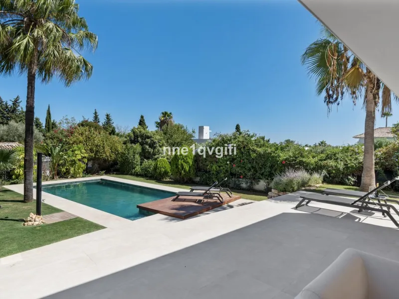 Easy viewings! Keys in the office.