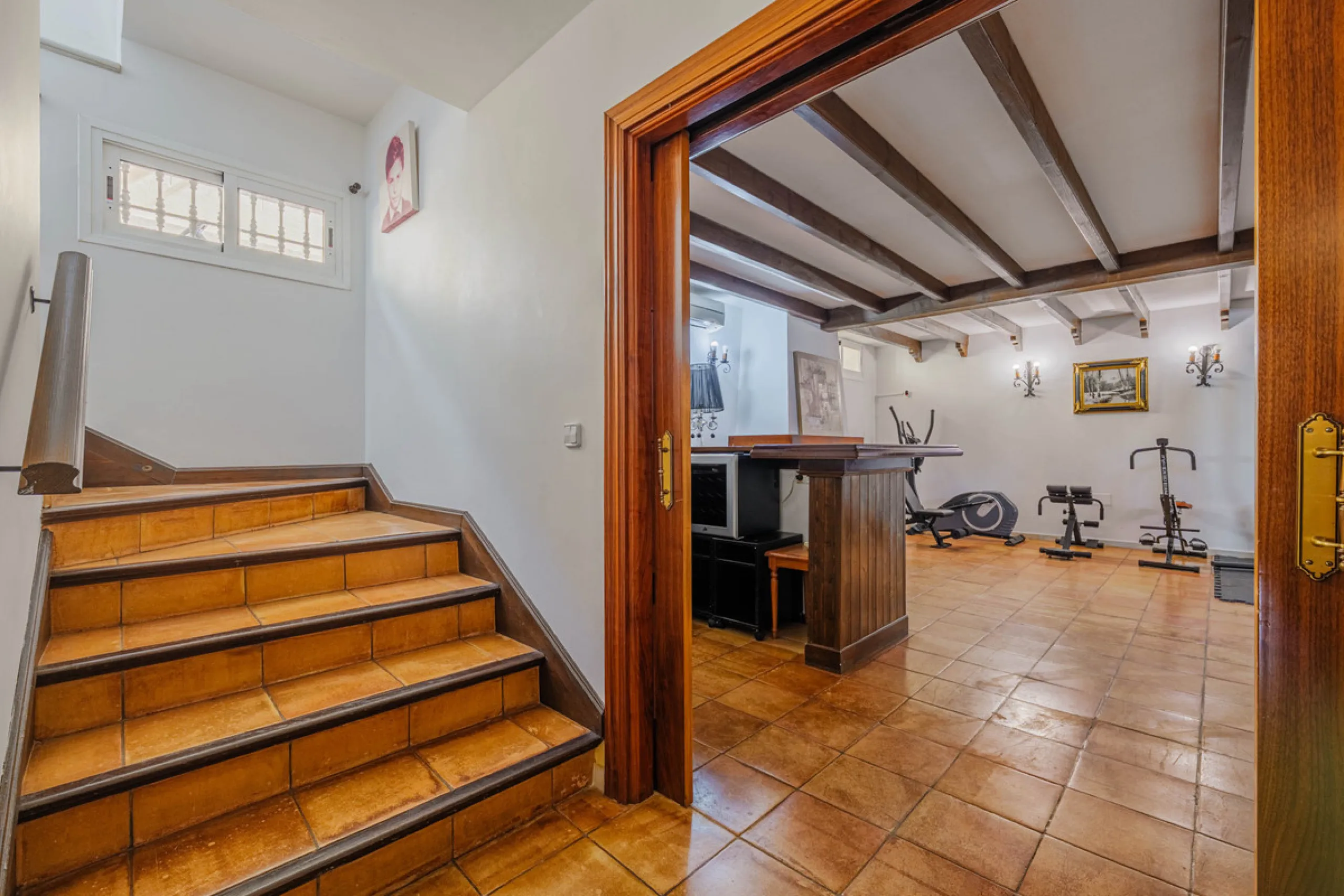 House - Detached Villa в продаже в Málaga, Málaga. В доме 8 спален и 5 ванных комнат. Площадь дома 685 м². Площадь участка 1250 м²