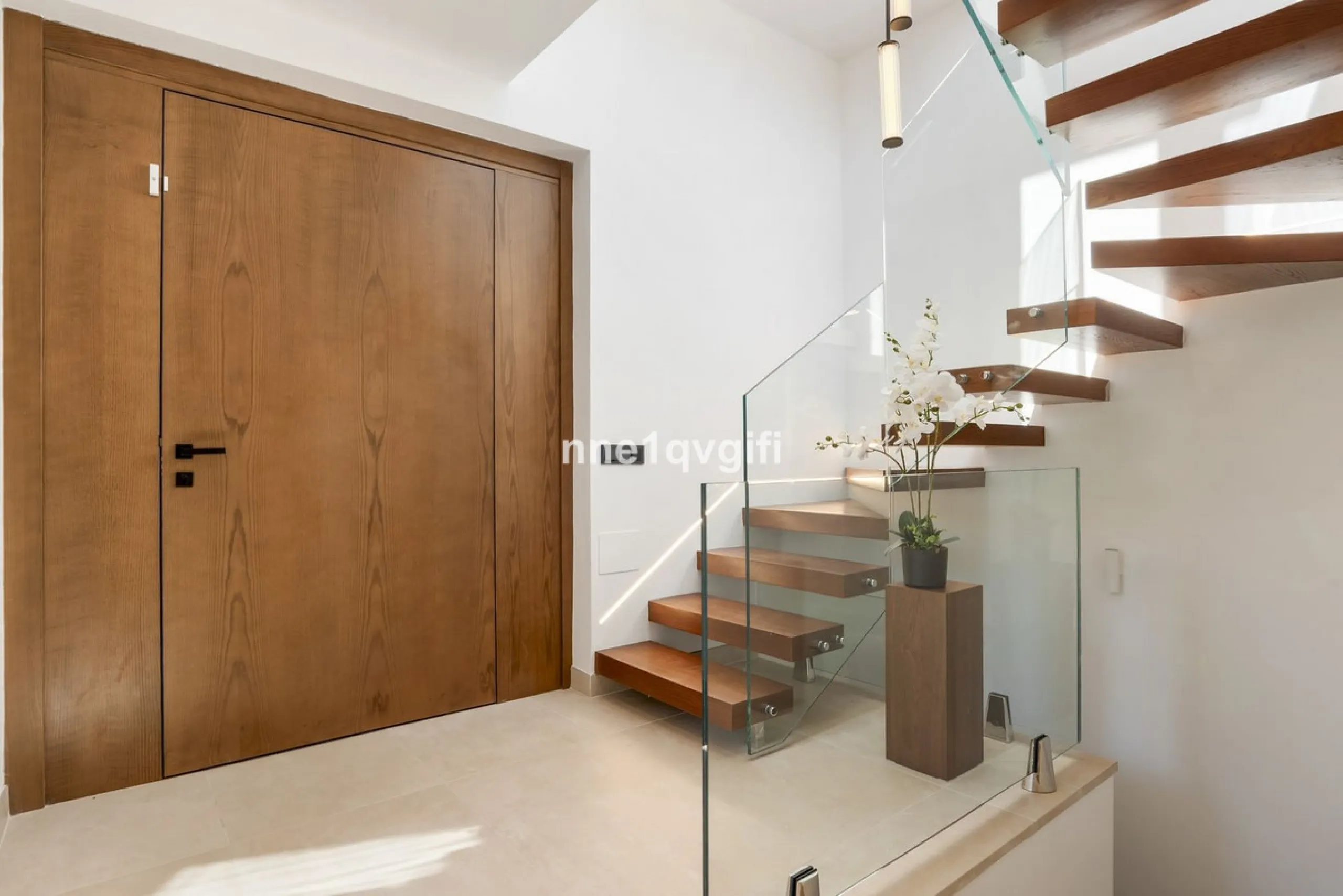 Easy viewings! Keys in the office.