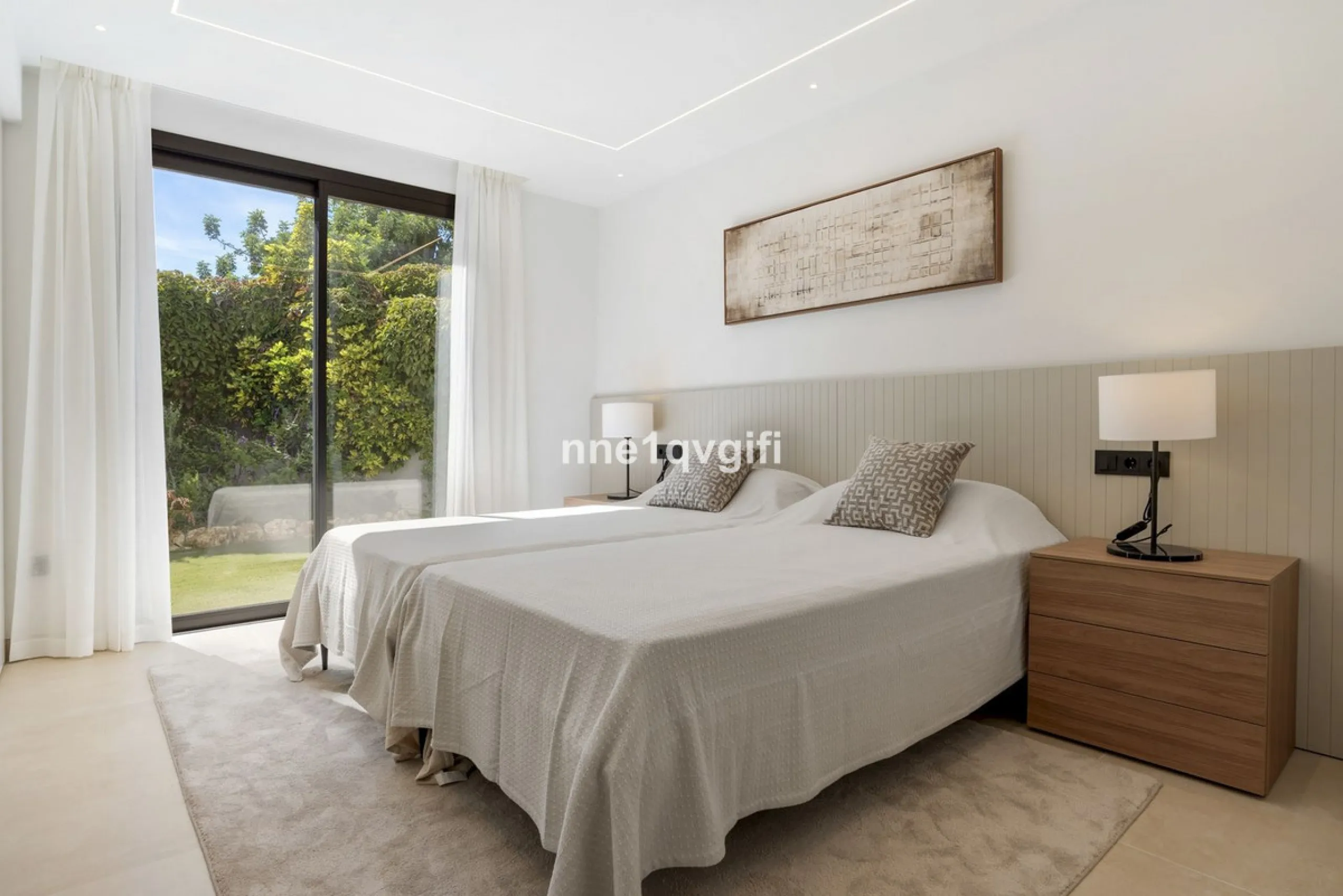 Easy viewings! Keys in the office.
