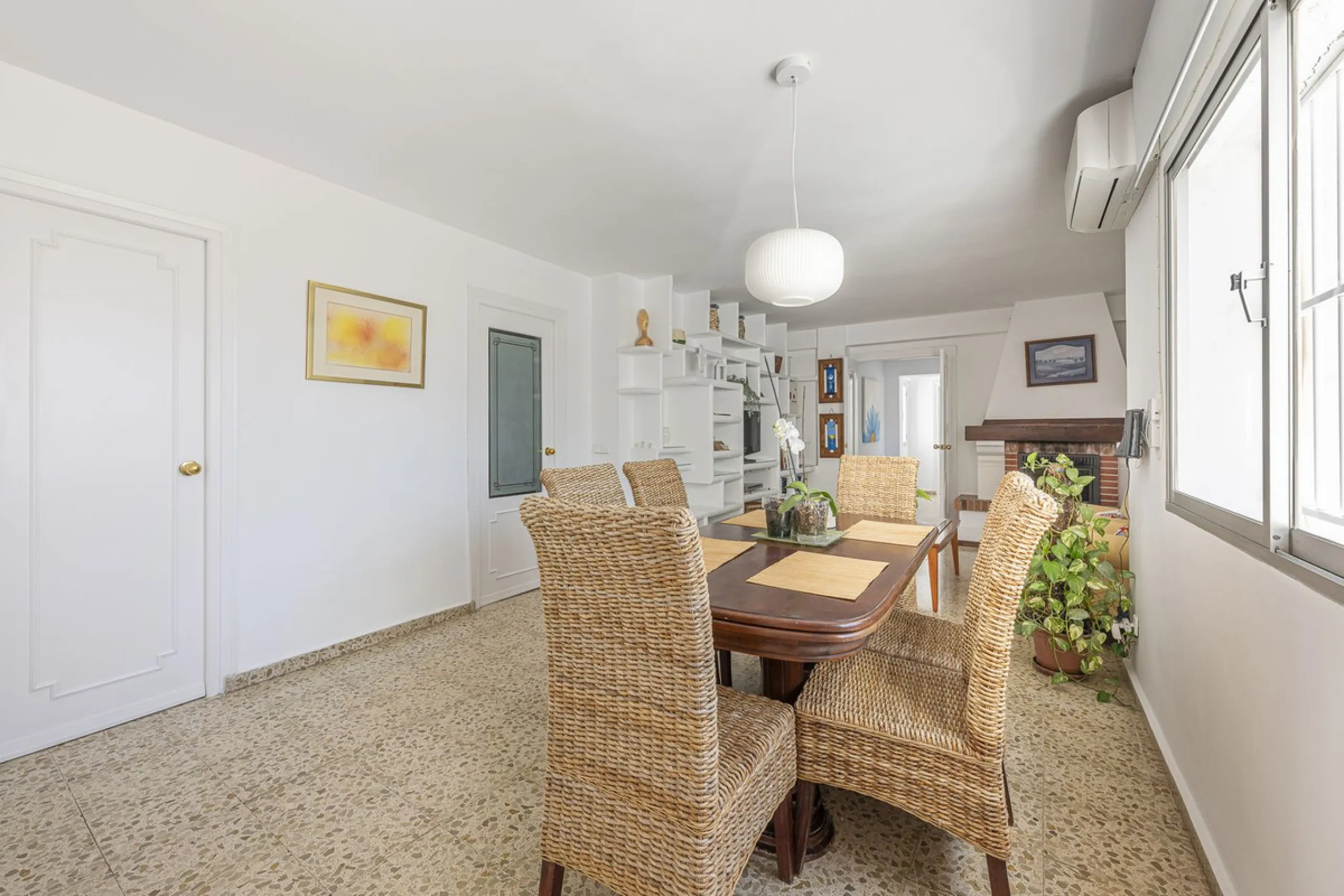 Strategic Investment in Marbella: Licensed Tourist Penthouse with Rooftop Terrace - constant flow of guests with over 90% occupancy - proven high profitability.