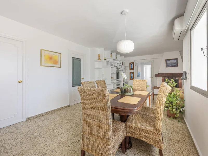 Strategic Investment in Marbella: Licensed Tourist Penthouse with Rooftop Terrace - constant flow of guests with over 90% occupancy - proven high profitability.