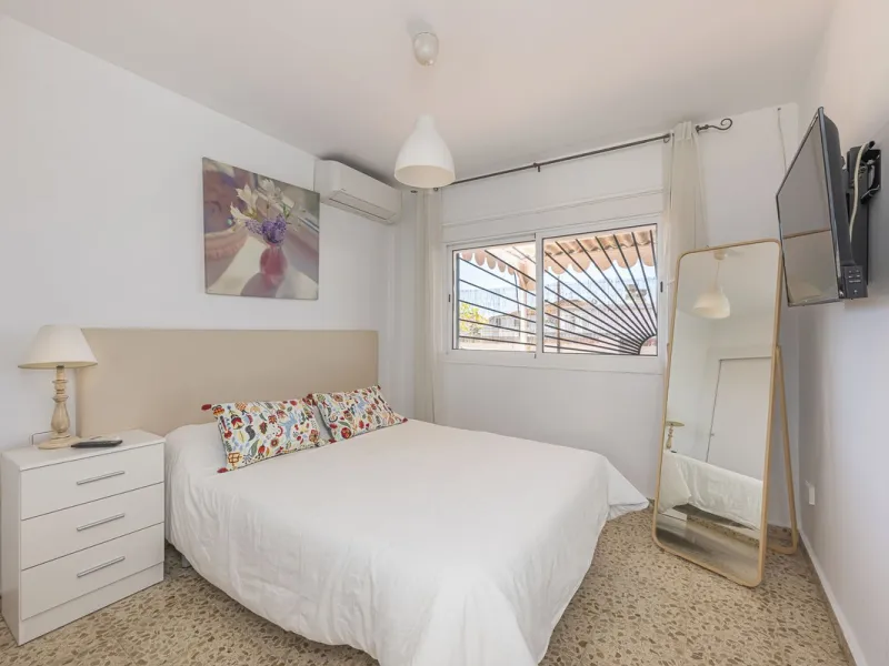 Strategic Investment in Marbella: Licensed Tourist Penthouse with Rooftop Terrace - constant flow of guests with over 90% occupancy - proven high profitability.