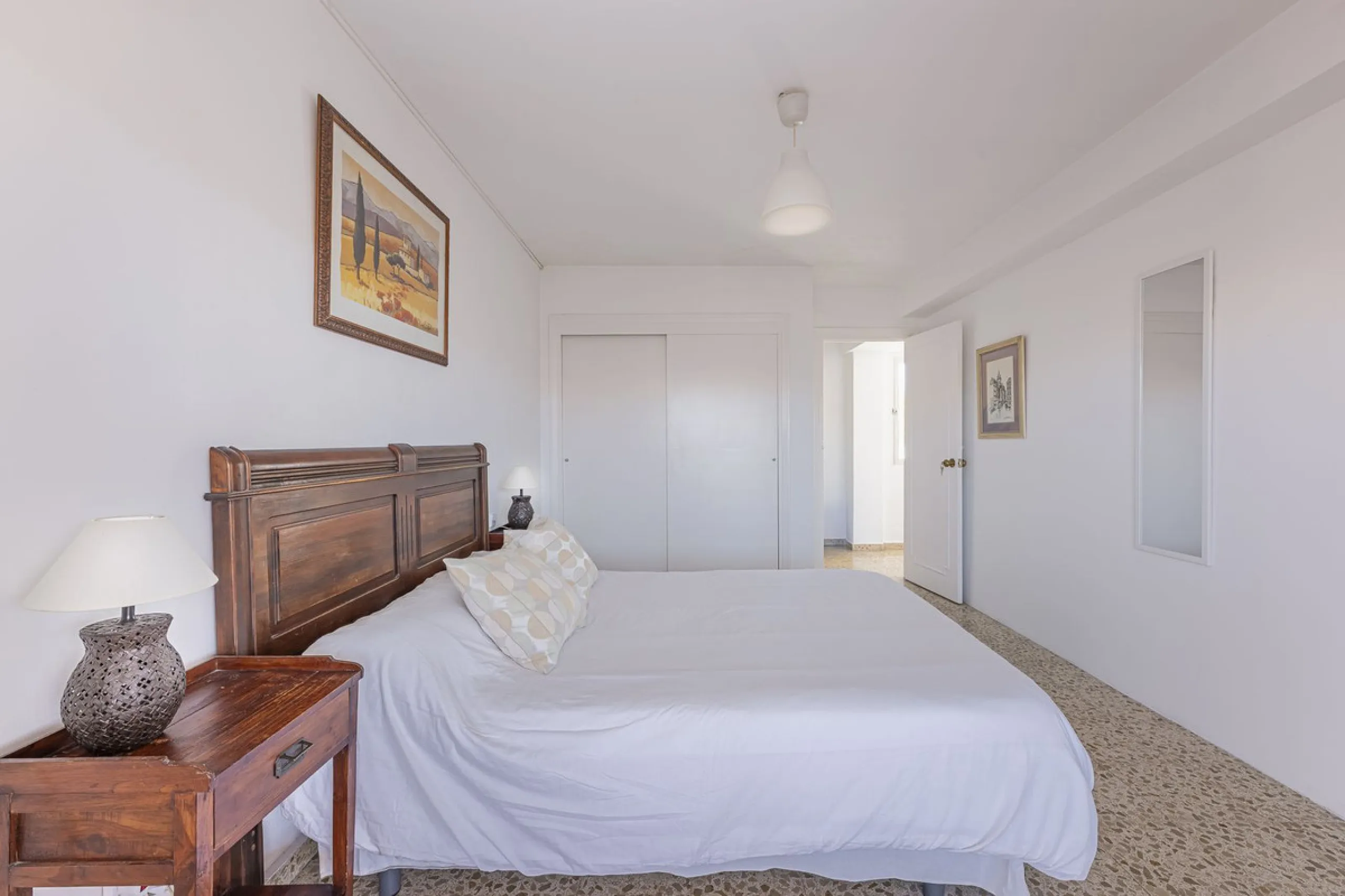 Strategic Investment in Marbella: Licensed Tourist Penthouse with Rooftop Terrace - constant flow of guests with over 90% occupancy - proven high profitability.