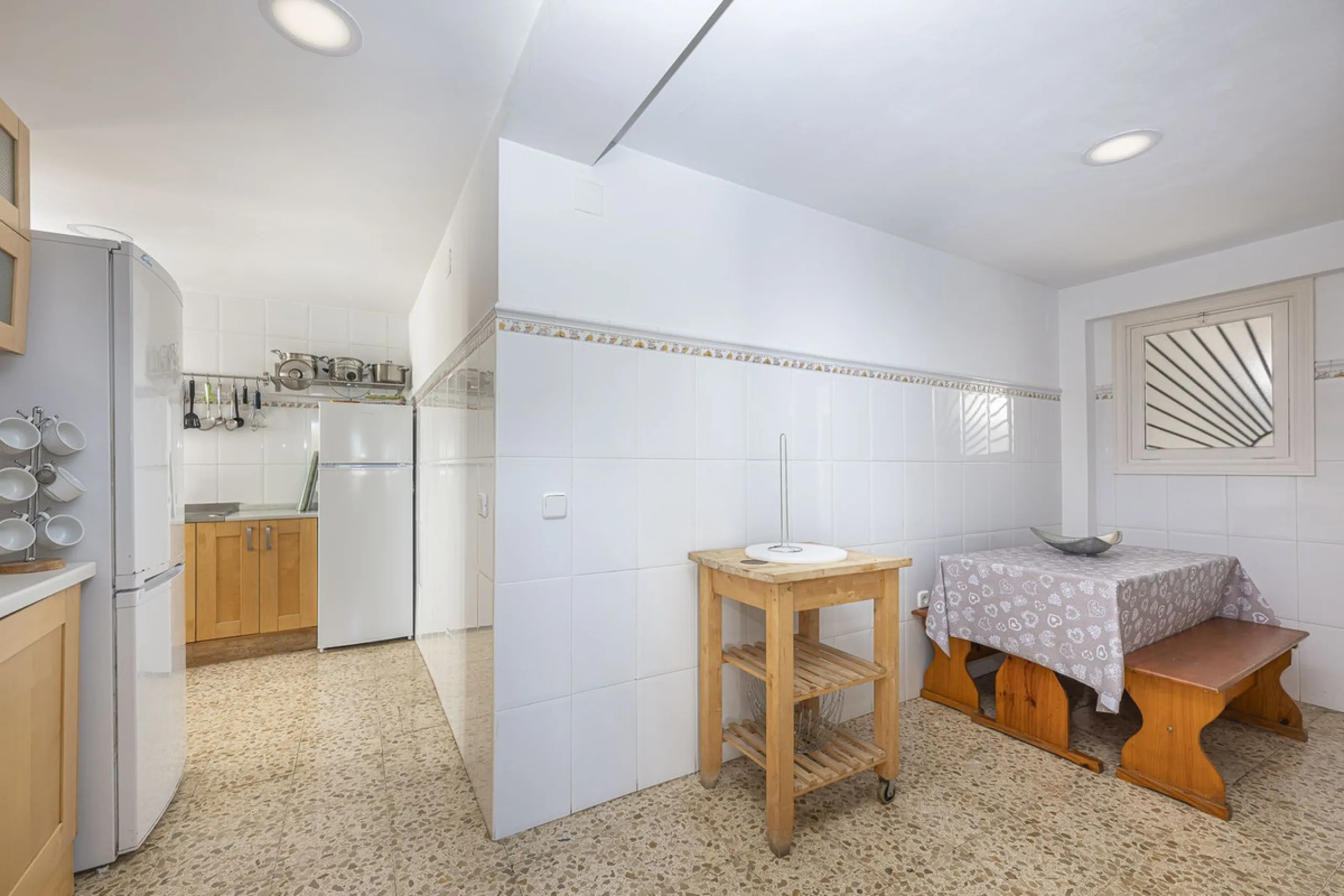 Strategic Investment in Marbella: Licensed Tourist Penthouse with Rooftop Terrace - constant flow of guests with over 90% occupancy - proven high profitability.