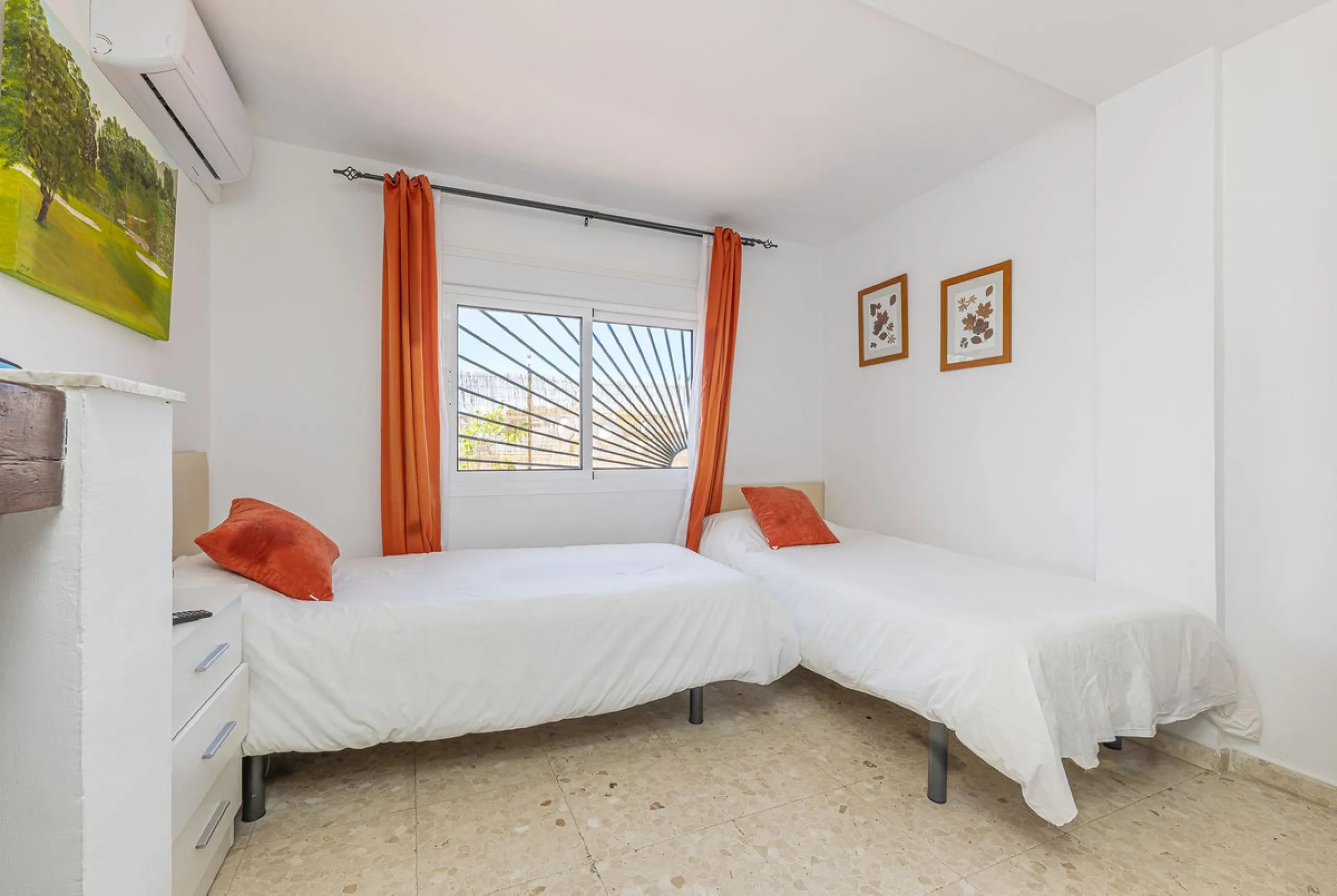Strategic Investment in Marbella: Licensed Tourist Penthouse with Rooftop Terrace - constant flow of guests with over 90% occupancy - proven high profitability.