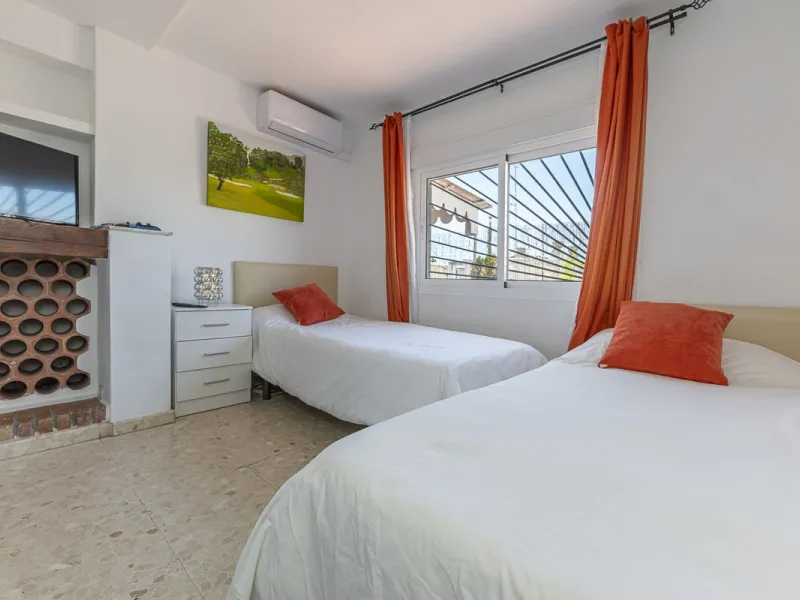 Strategic Investment in Marbella: Licensed Tourist Penthouse with Rooftop Terrace - constant flow of guests with over 90% occupancy - proven high profitability.