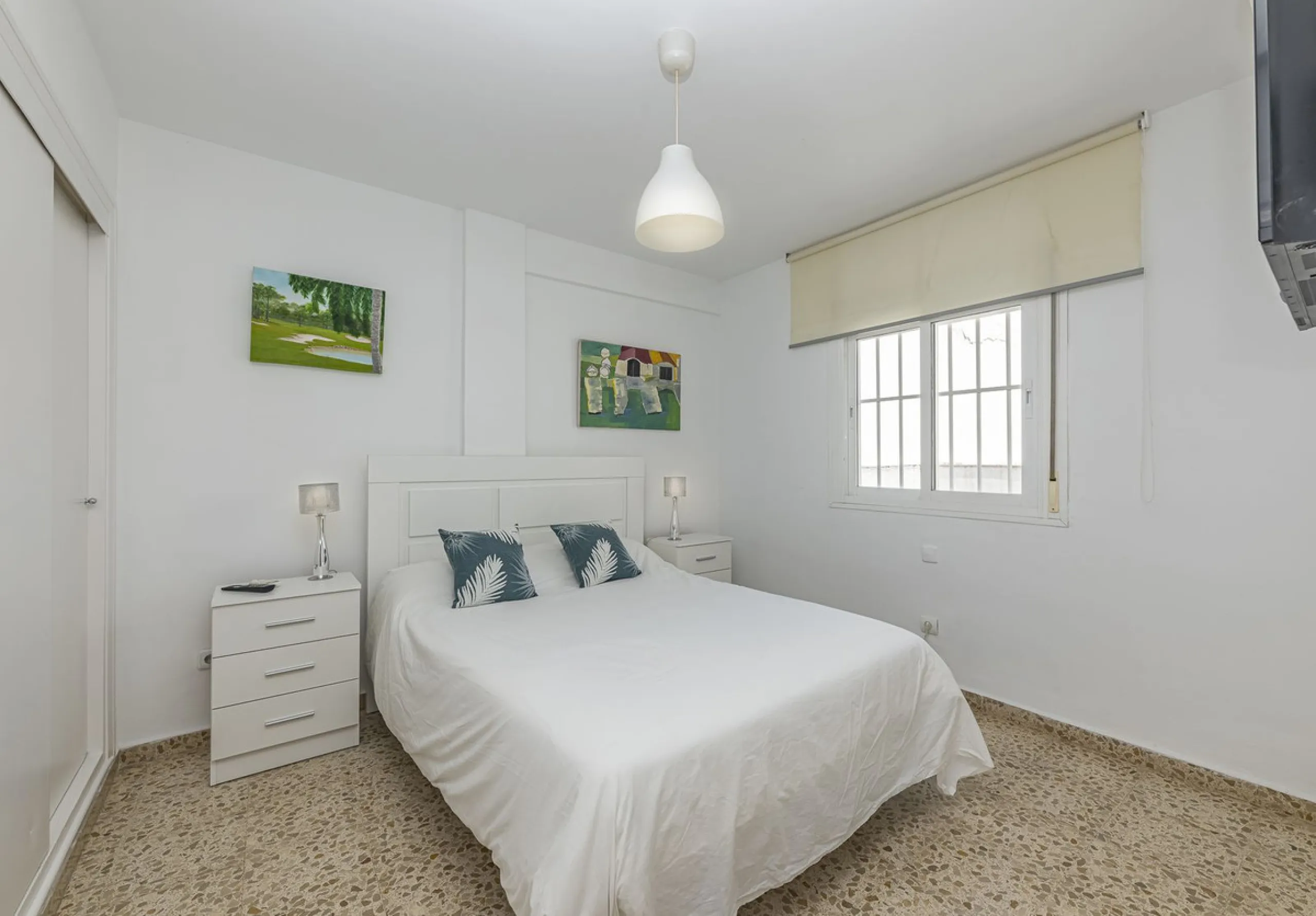 Strategic Investment in Marbella: Licensed Tourist Penthouse with Rooftop Terrace - constant flow of guests with over 90% occupancy - proven high profitability.