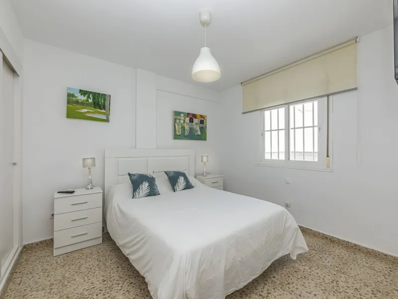 Strategic Investment in Marbella: Licensed Tourist Penthouse with Rooftop Terrace - constant flow of guests with over 90% occupancy - proven high profitability.