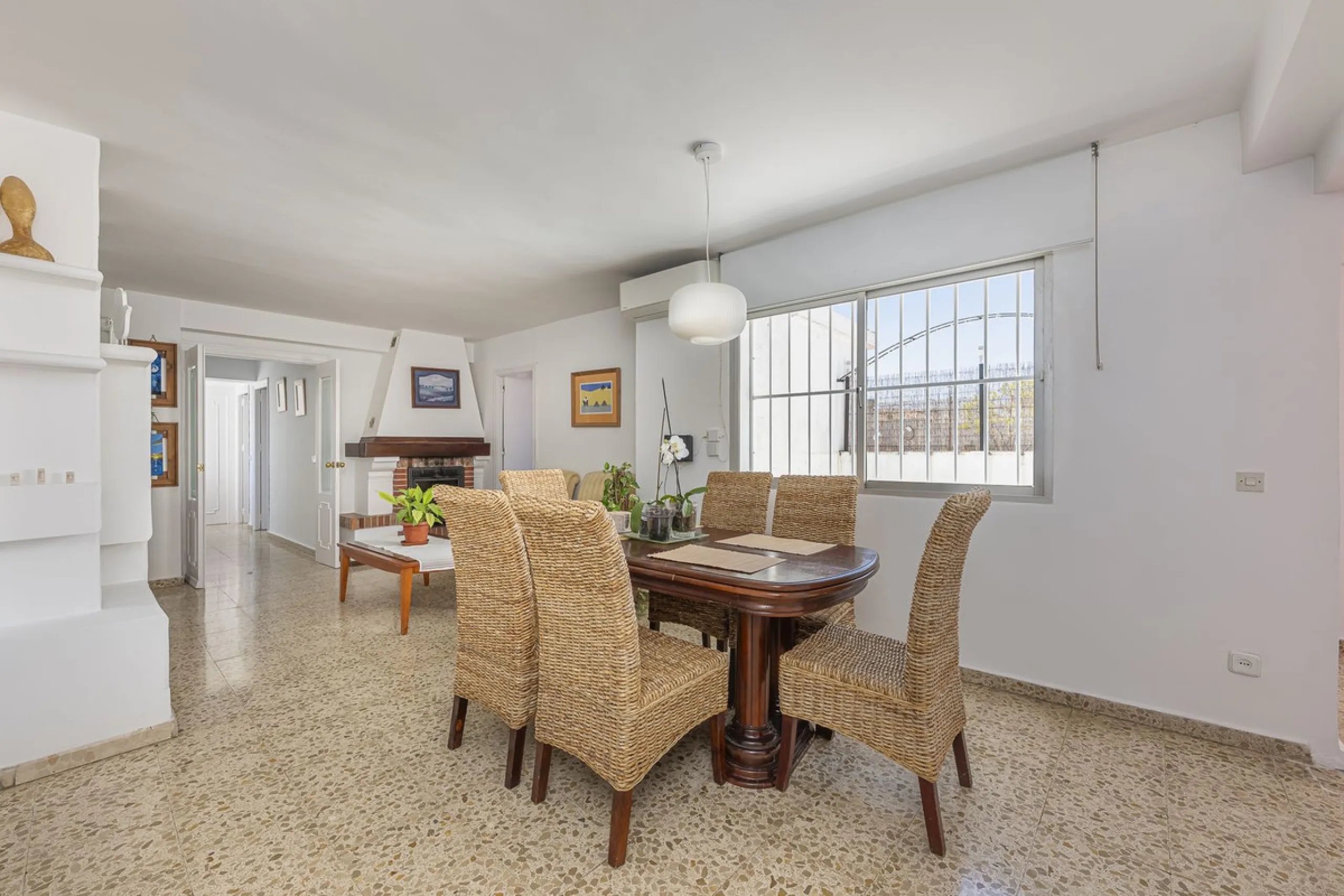 Strategic Investment in Marbella: Licensed Tourist Penthouse with Rooftop Terrace - constant flow of guests with over 90% occupancy - proven high profitability.