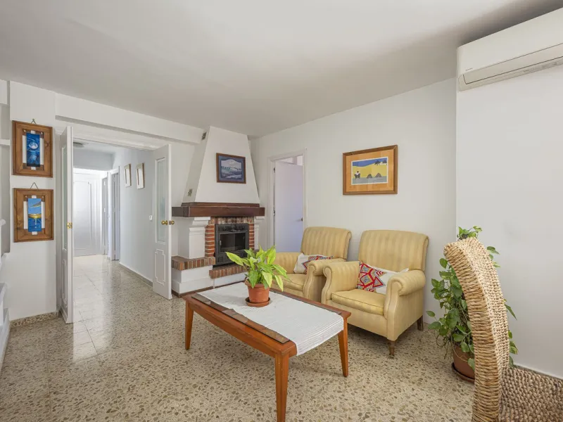 Strategic Investment in Marbella: Licensed Tourist Penthouse with Rooftop Terrace - constant flow of guests with over 90% occupancy - proven high profitability.