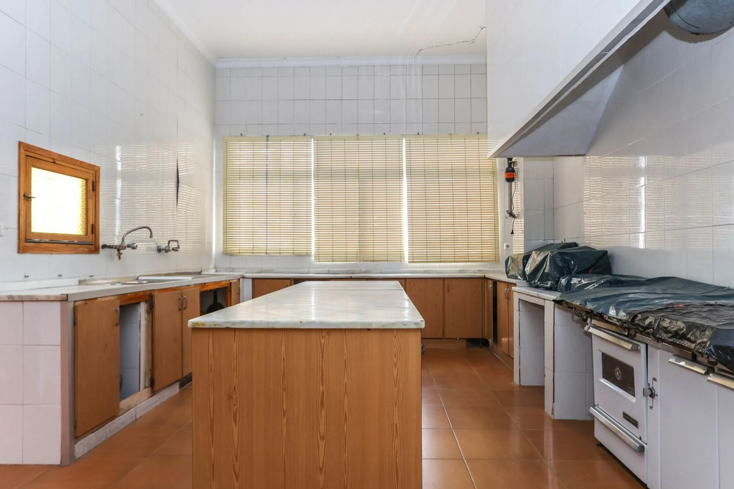 Commercial - Hostel в продаже в Tolox, Málaga. В доме 26 спален и 29 ванных комнат. Площадь дома 600 м²