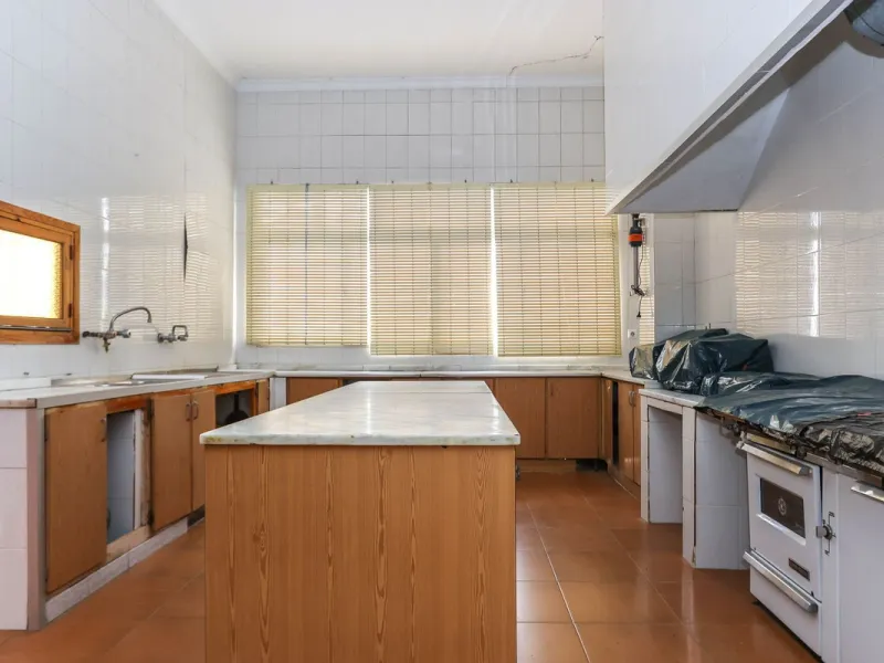 Commercial - Hostel в продаже в Tolox, Málaga. В доме 26 спален и 29 ванных комнат. Площадь дома 600 м²