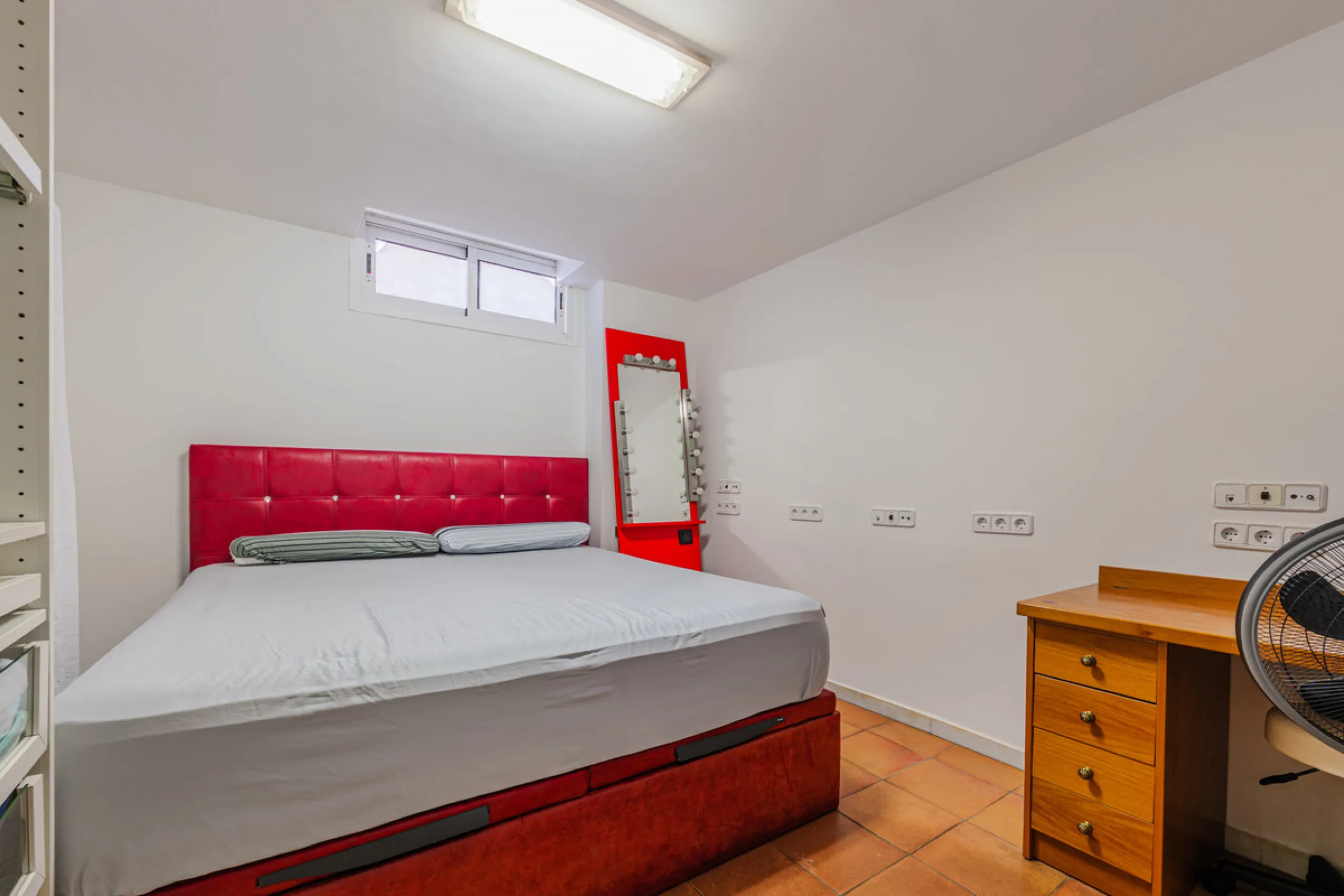 House - Detached Villa в продаже в Málaga, Málaga. В доме 8 спален и 5 ванных комнат. Площадь дома 685 м². Площадь участка 1250 м²