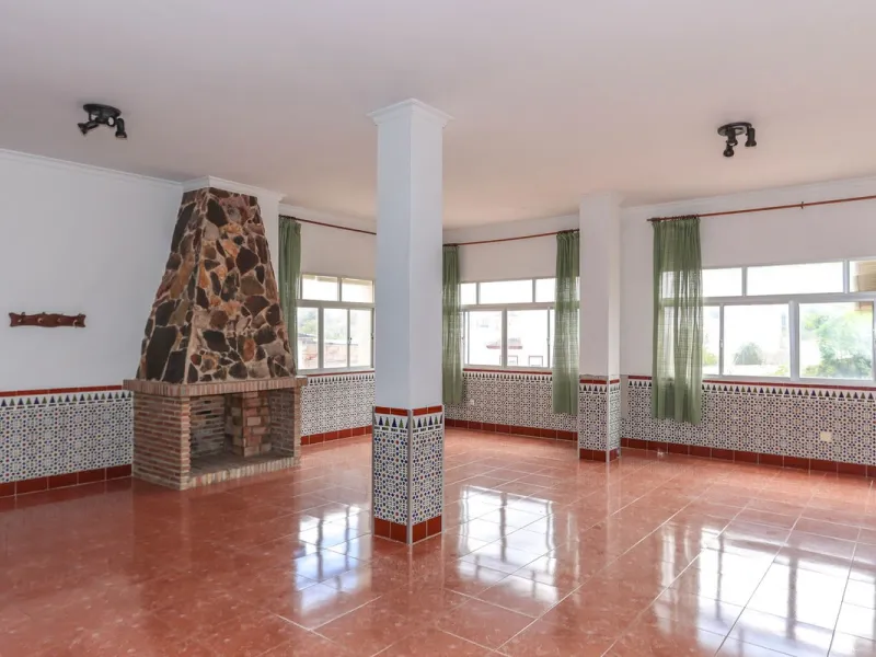 Commercial - Hostel в продаже в Tolox, Málaga. В доме 26 спален и 29 ванных комнат. Площадь дома 600 м²