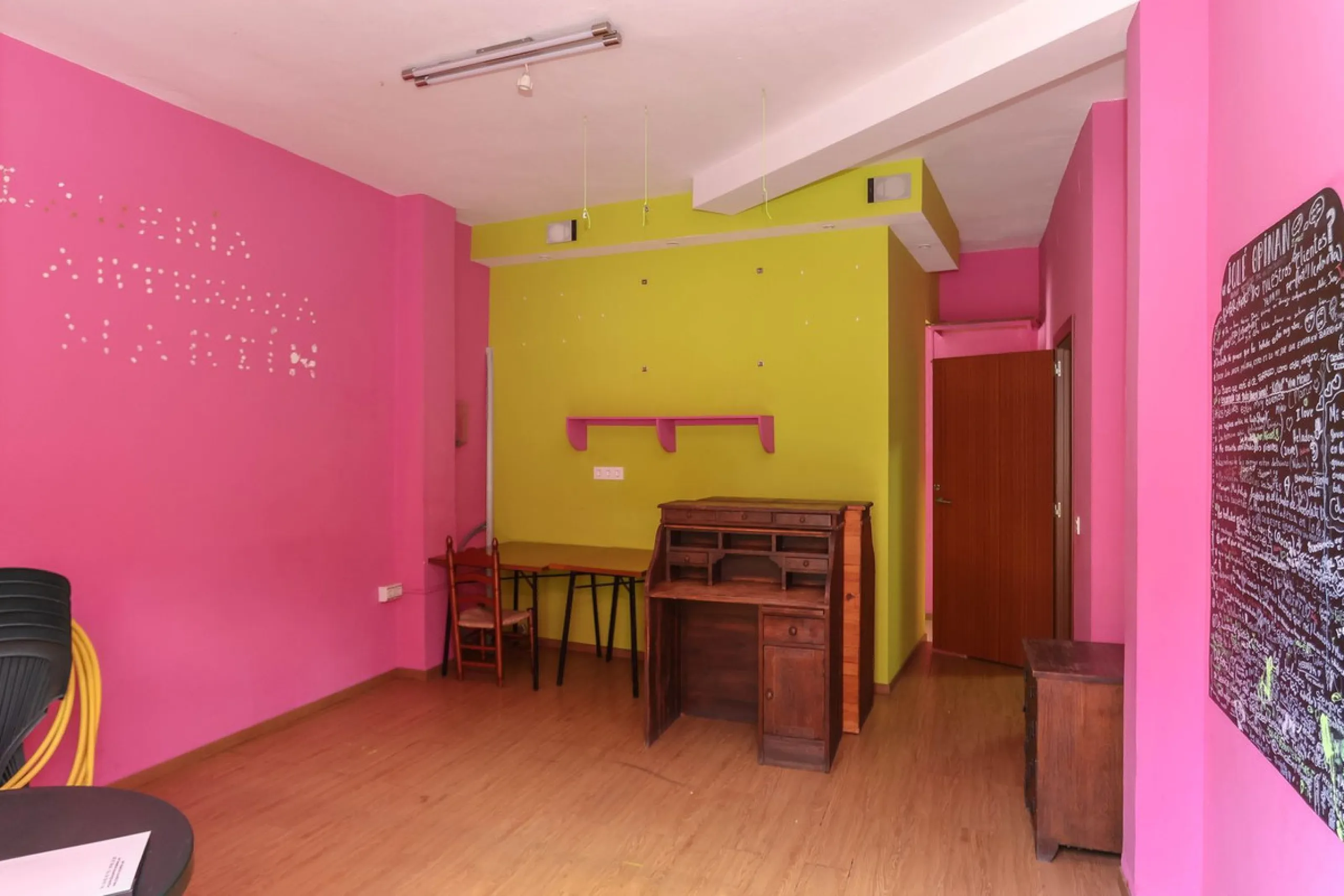 Commercial - Hostel в продаже в Tolox, Málaga. В доме 26 спален и 29 ванных комнат. Площадь дома 600 м²