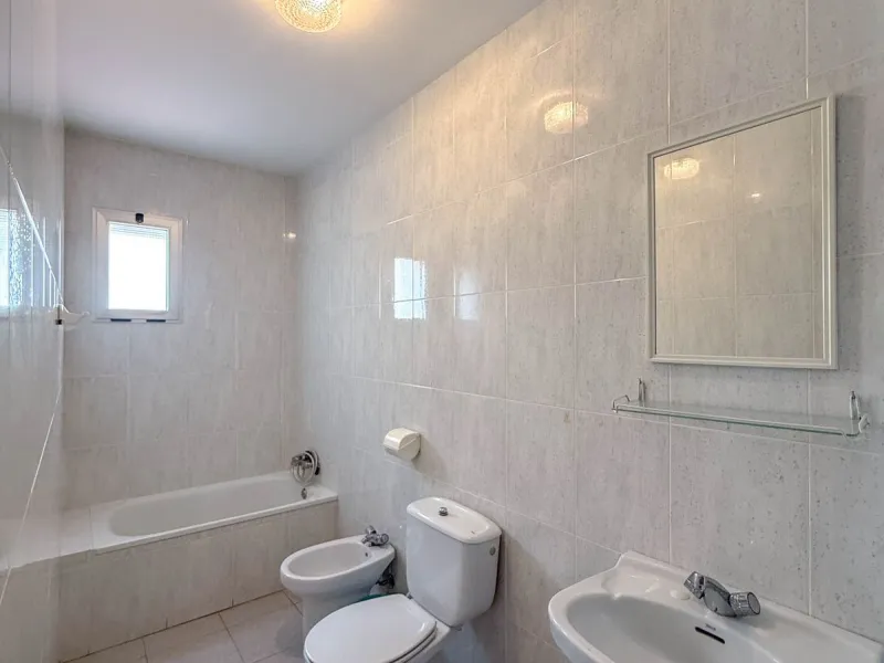Commercial - Hostel в продаже в Tolox, Málaga. В доме 26 спален и 29 ванных комнат. Площадь дома 600 м²