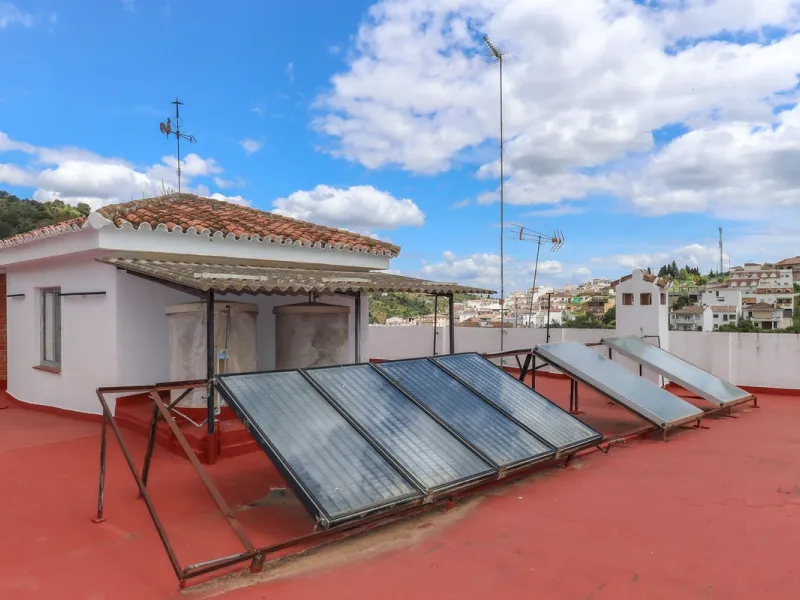 Commercial - Hostel в продаже в Tolox, Málaga. В доме 26 спален и 29 ванных комнат. Площадь дома 600 м²