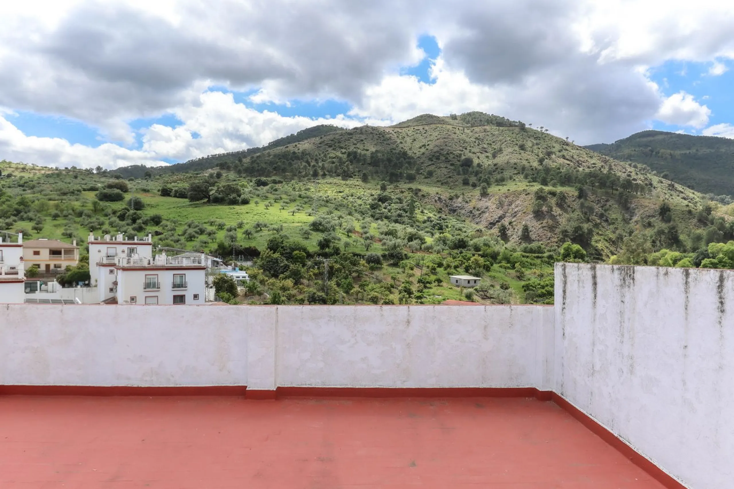 Commercial - Hostel в продаже в Tolox, Málaga. В доме 26 спален и 29 ванных комнат. Площадь дома 600 м²