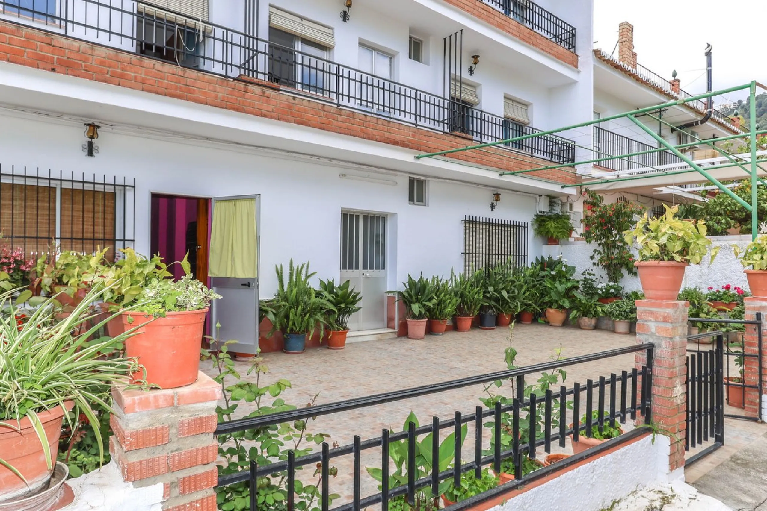 Commercial - Hostel в продаже в Tolox, Málaga. В доме 26 спален и 29 ванных комнат. Площадь дома 600 м²