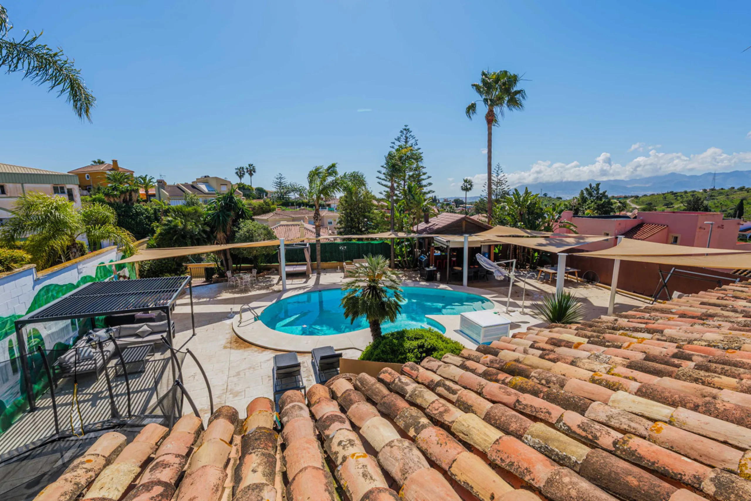 House - Detached Villa в продаже в Málaga, Málaga. В доме 8 спален и 5 ванных комнат. Площадь дома 685 м². Площадь участка 1250 м²