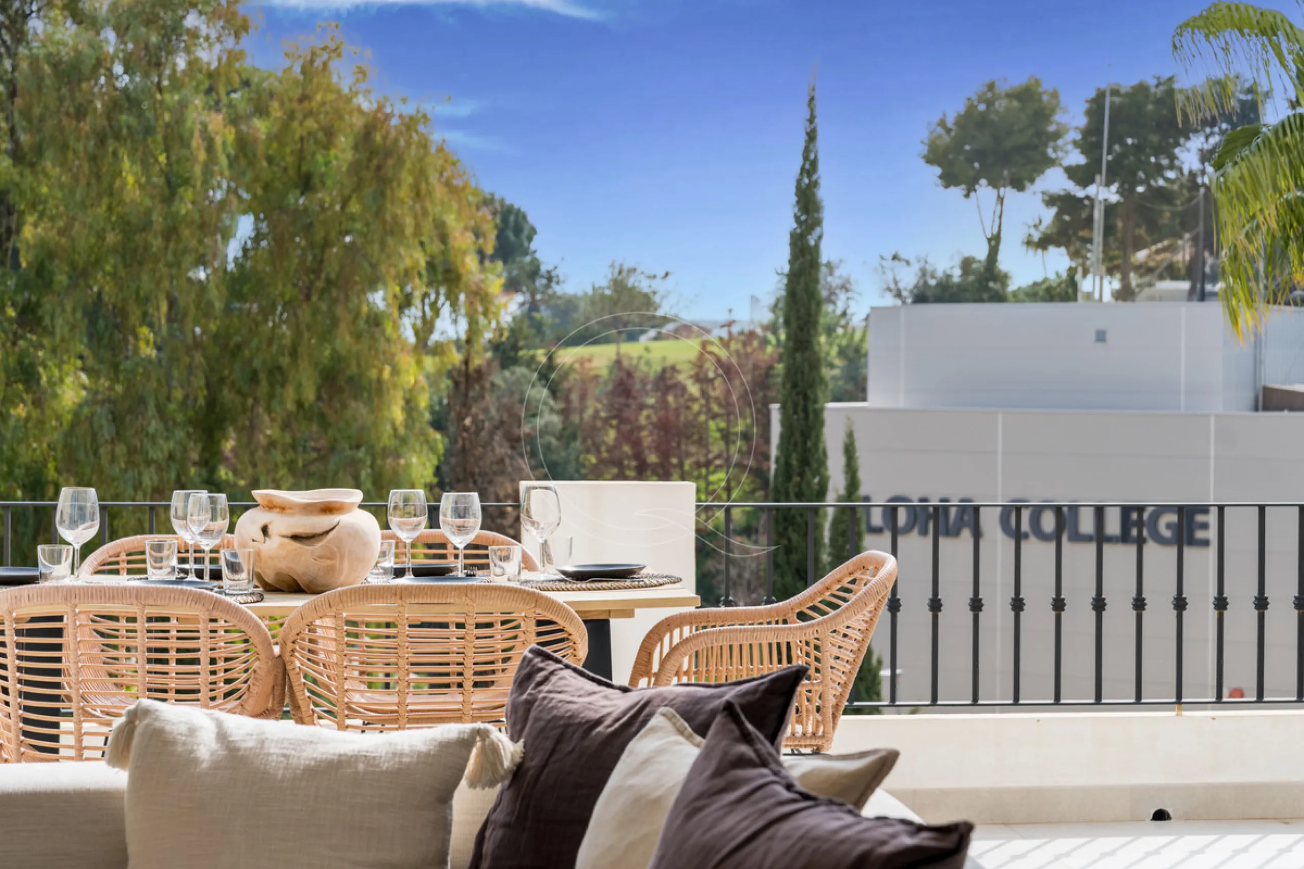 House - Townhouse в продаже в Marbella, Málaga. В доме 3 спален и 3 ванных комнат. Площадь дома 135 м²