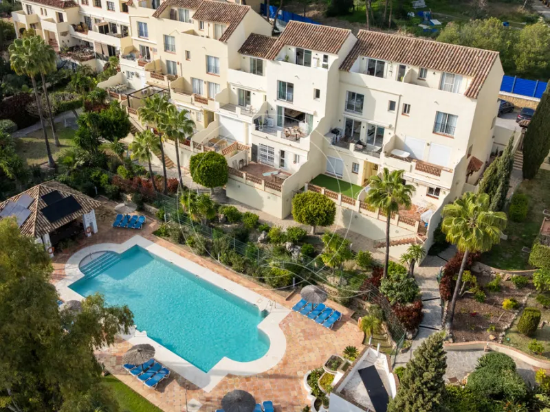 House - Townhouse в продаже в Marbella, Málaga. В доме 3 спален и 3 ванных комнат. Площадь дома 135 м²