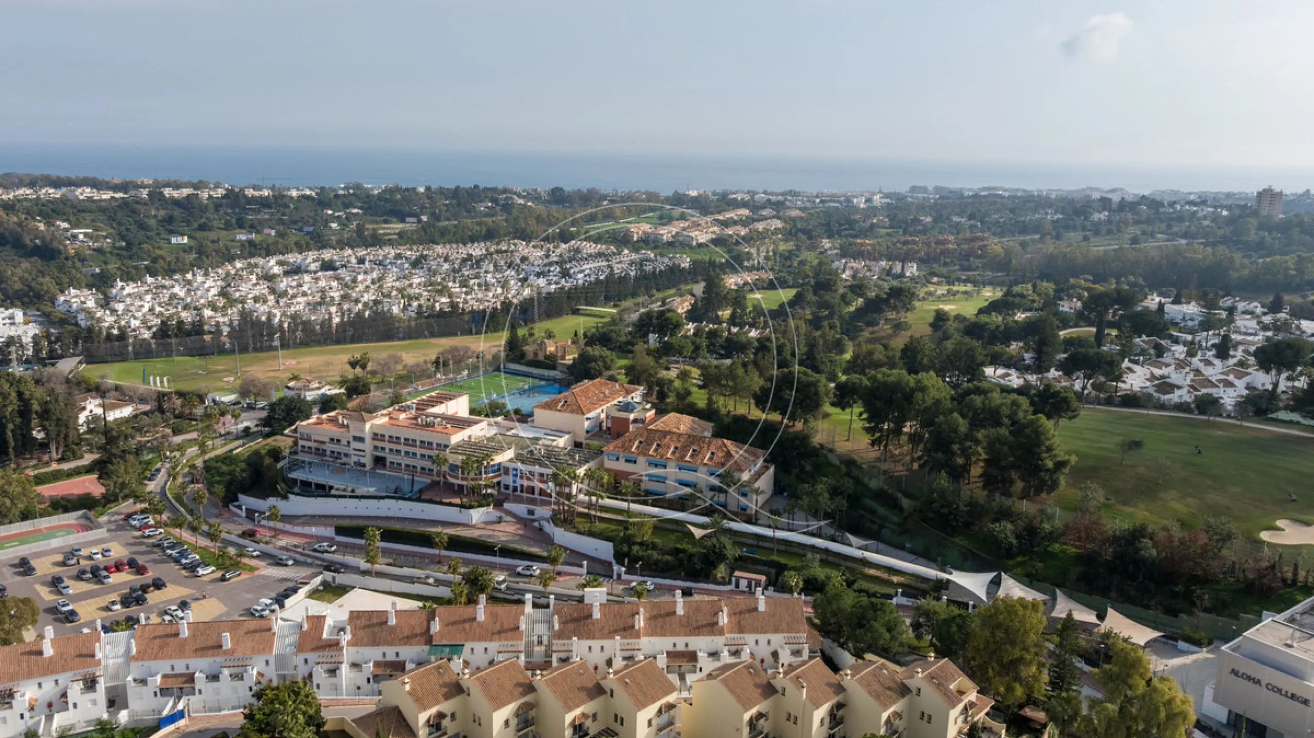 House - Townhouse в продаже в Marbella, Málaga. В доме 3 спален и 3 ванных комнат. Площадь дома 135 м²