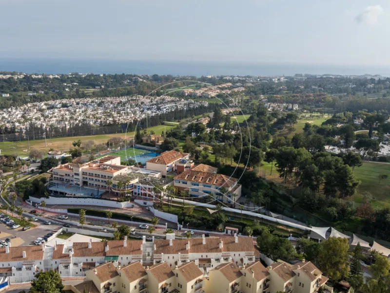 House - Townhouse в продаже в Marbella, Málaga. В доме 3 спален и 3 ванных комнат. Площадь дома 135 м²