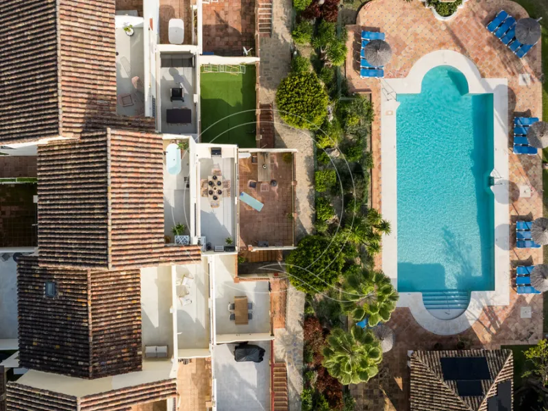House - Townhouse в продаже в Marbella, Málaga. В доме 3 спален и 3 ванных комнат. Площадь дома 135 м²