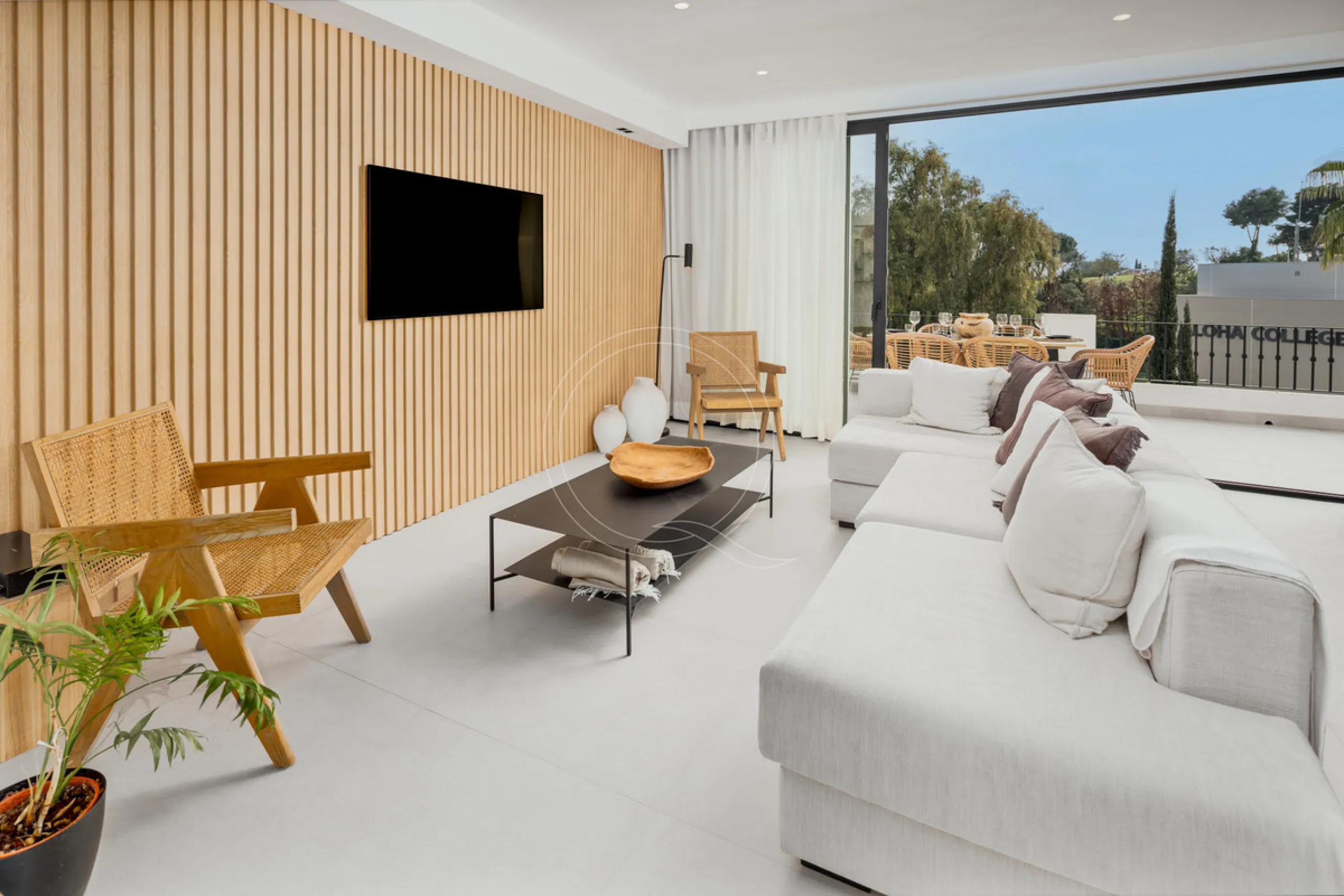 House - Townhouse в продаже в Marbella, Málaga. В доме 3 спален и 3 ванных комнат. Площадь дома 135 м²