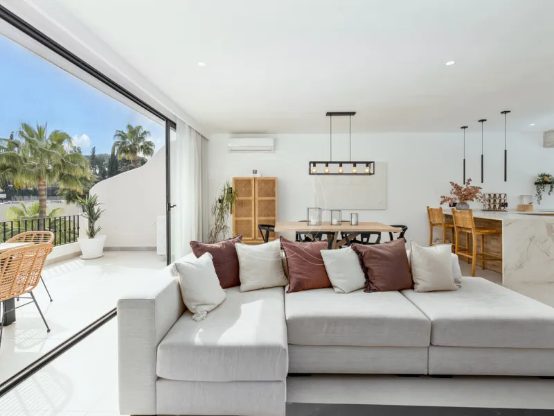 House - Townhouse в продаже в Marbella, Málaga. В доме 3 спален и 3 ванных комнат. Площадь дома 135 м²