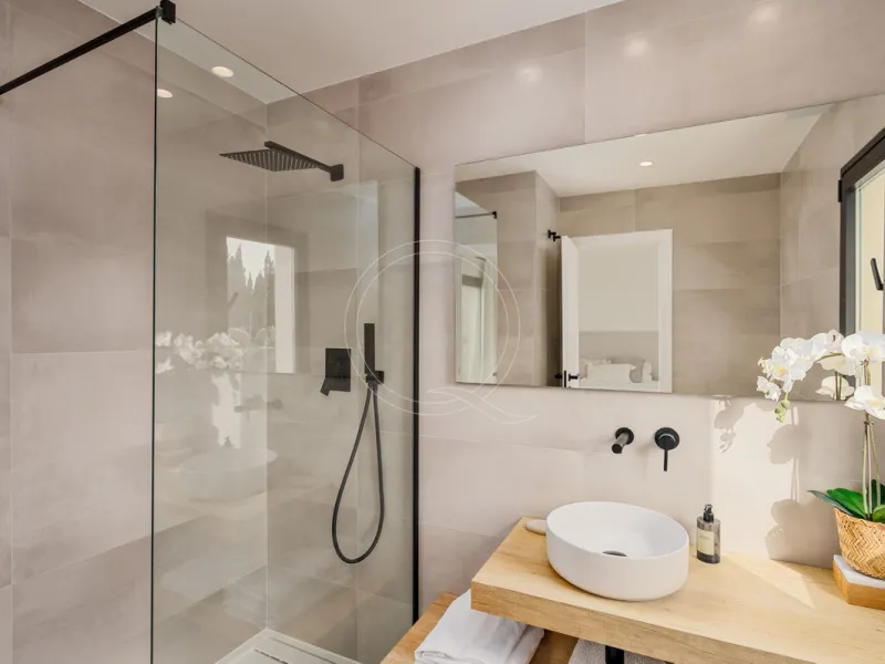 House - Townhouse в продаже в Marbella, Málaga. В доме 3 спален и 3 ванных комнат. Площадь дома 135 м²