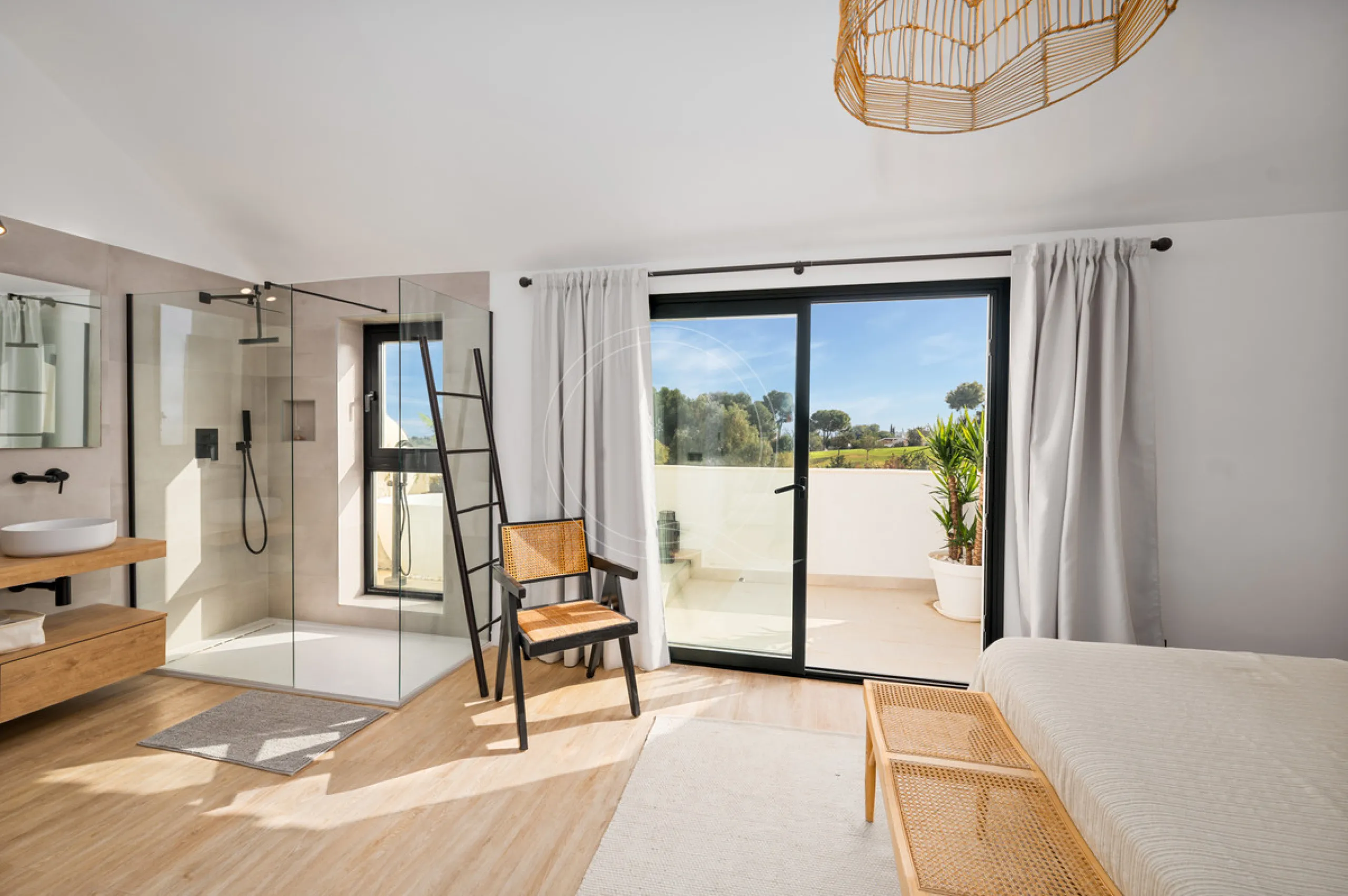 House - Townhouse в продаже в Marbella, Málaga. В доме 3 спален и 3 ванных комнат. Площадь дома 135 м²