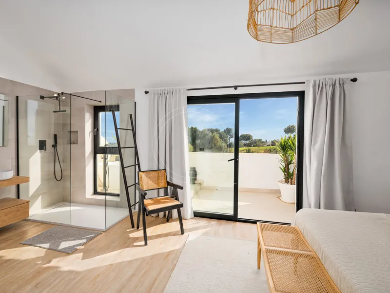 House - Townhouse в продаже в Marbella, Málaga. В доме 3 спален и 3 ванных комнат. Площадь дома 135 м²