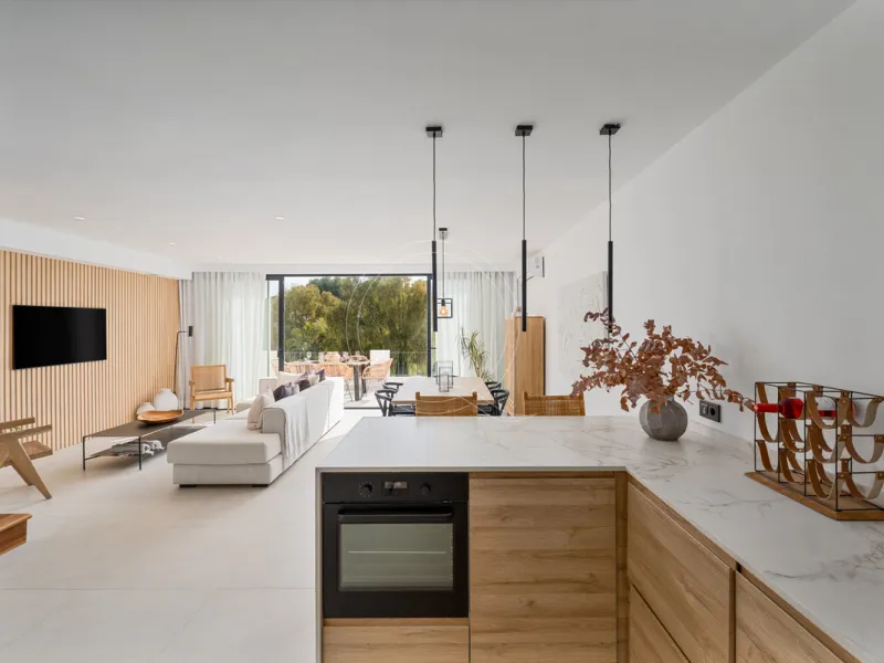 House - Townhouse в продаже в Marbella, Málaga. В доме 3 спален и 3 ванных комнат. Площадь дома 135 м²