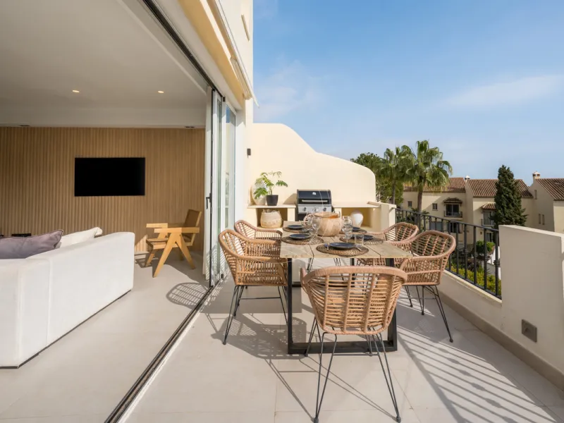 House - Townhouse в продаже в Marbella, Málaga. В доме 3 спален и 3 ванных комнат. Площадь дома 135 м²