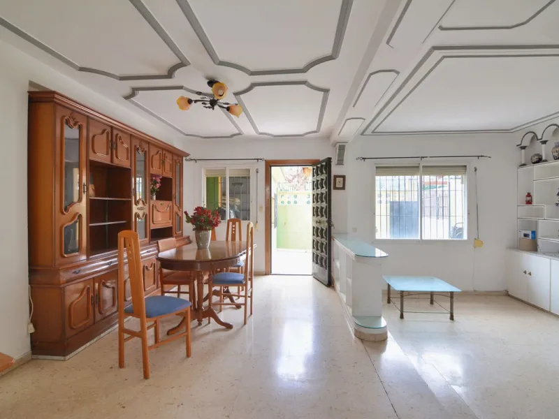 Great Opportunity in the Heart of Los Boliches!