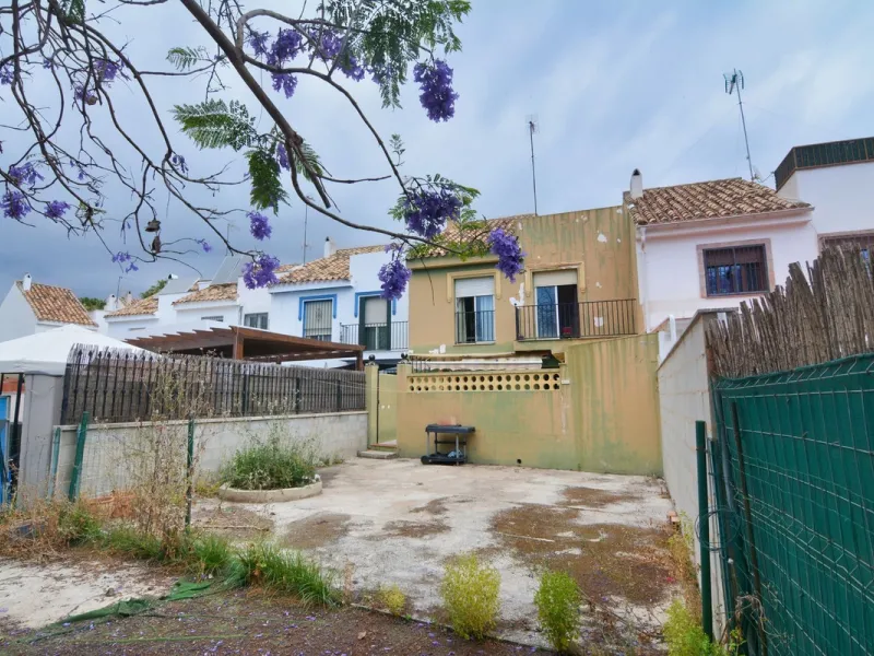 Great Opportunity in the Heart of Los Boliches!