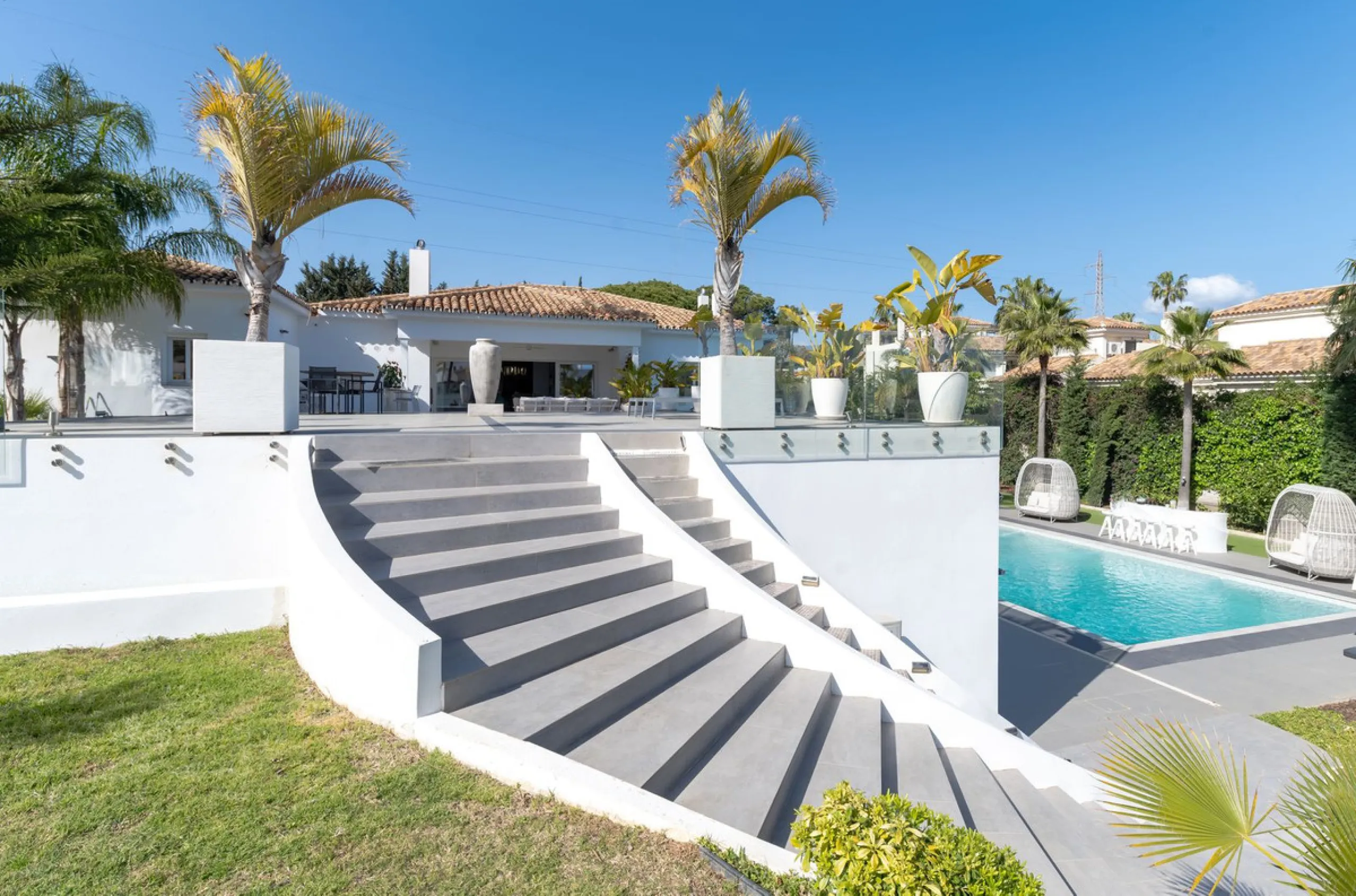 OFFERS OVER €4,000, 000