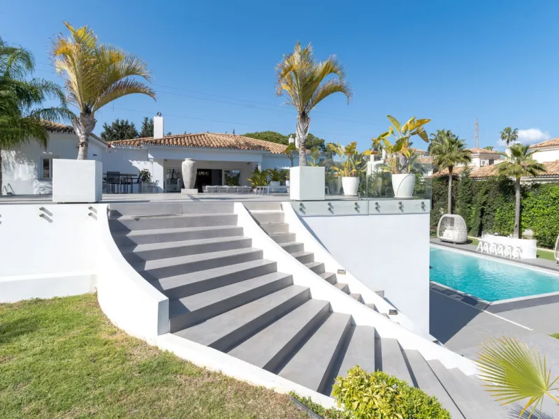 OFFERS OVER €4,000, 000