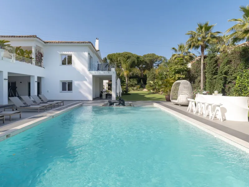 OFFERS OVER €4,000, 000