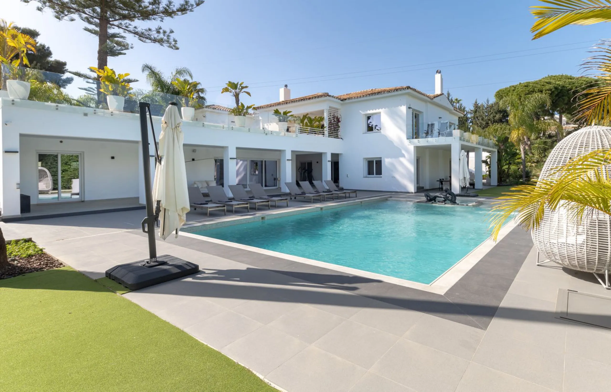 OFFERS OVER €4,000, 000