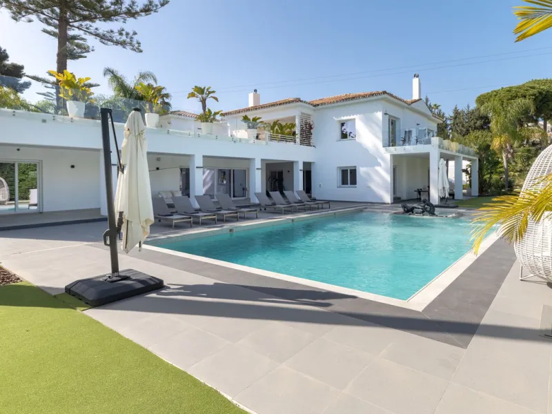 OFFERS OVER €4,000, 000