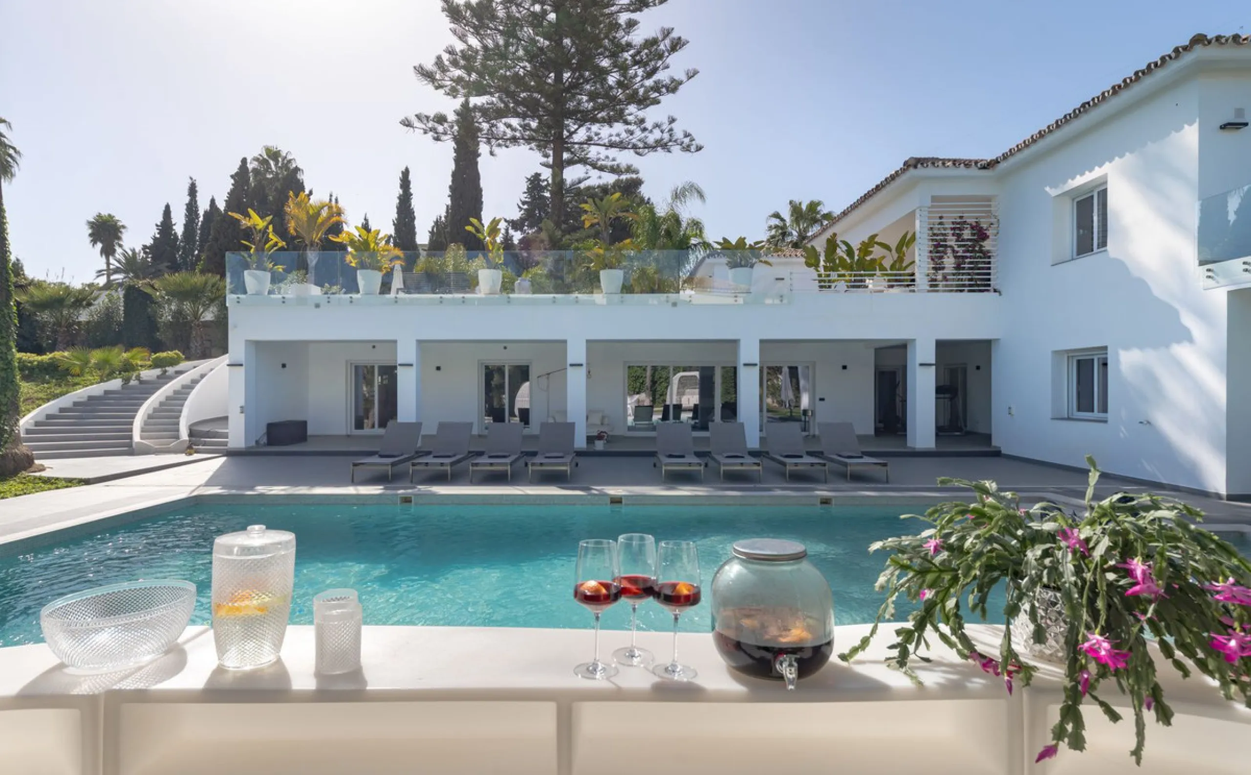 OFFERS OVER €4,000, 000