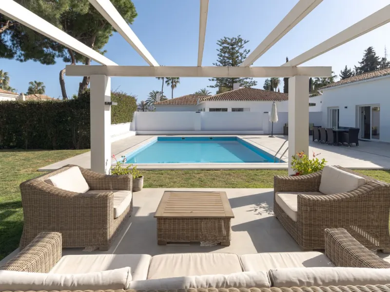 OFFERS OVER €4,000, 000