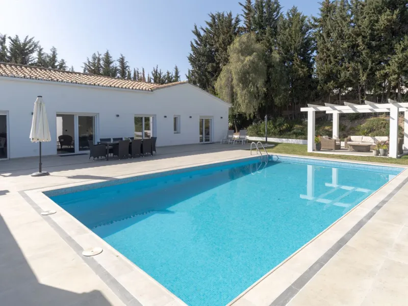 OFFERS OVER €4,000, 000