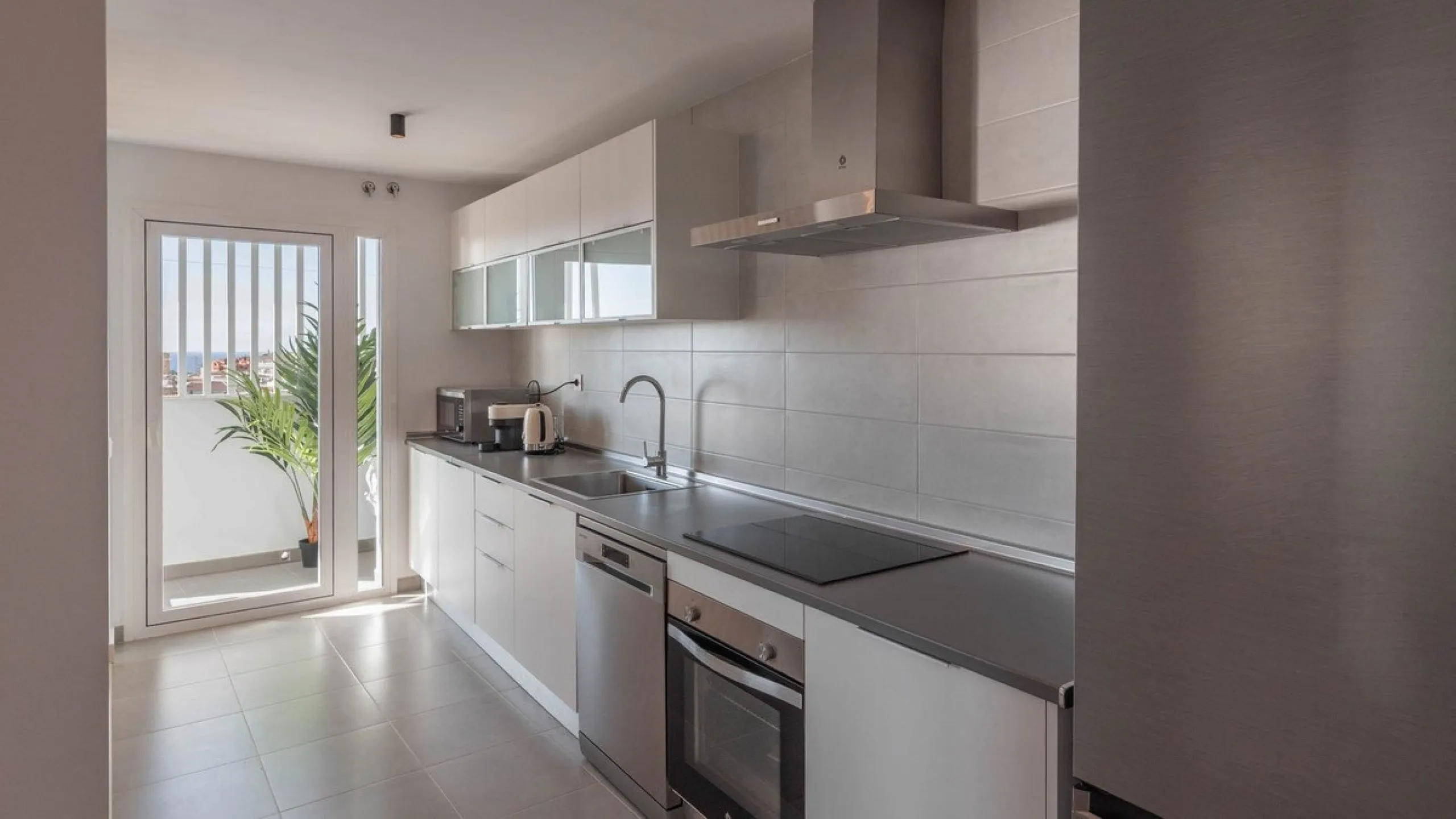 EXCLUSIVE SEA VIEW APARTMENT FOR SALE IN LA RESERVA DEL RINCÓN – ENJOY LUXURY LIVING ON THE COSTA DEL SOL