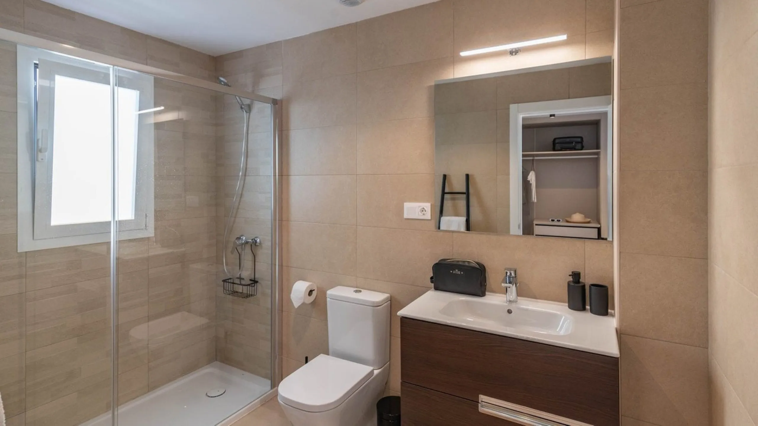 EXCLUSIVE SEA VIEW APARTMENT FOR SALE IN LA RESERVA DEL RINCÓN – ENJOY LUXURY LIVING ON THE COSTA DEL SOL